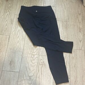 Size 12 Lululemon leggings with pockets 25in